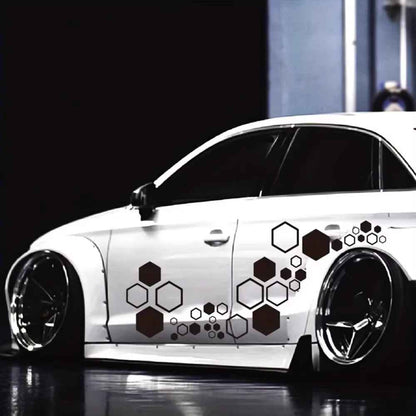 autocollant voiture noir sur voiture sport