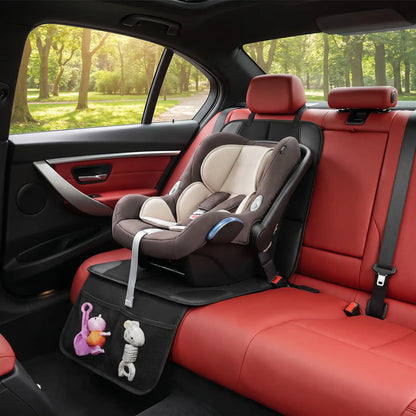 housse auto siege noir sur banquette rouge