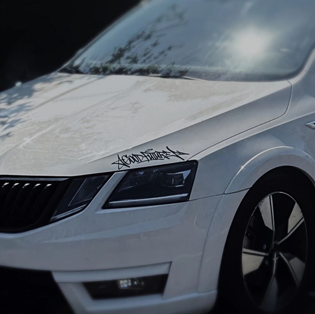 stickers voiture noir sur berline