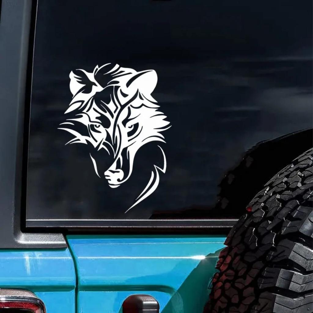 stickers voiture loup blanc sur pare-bris arriere